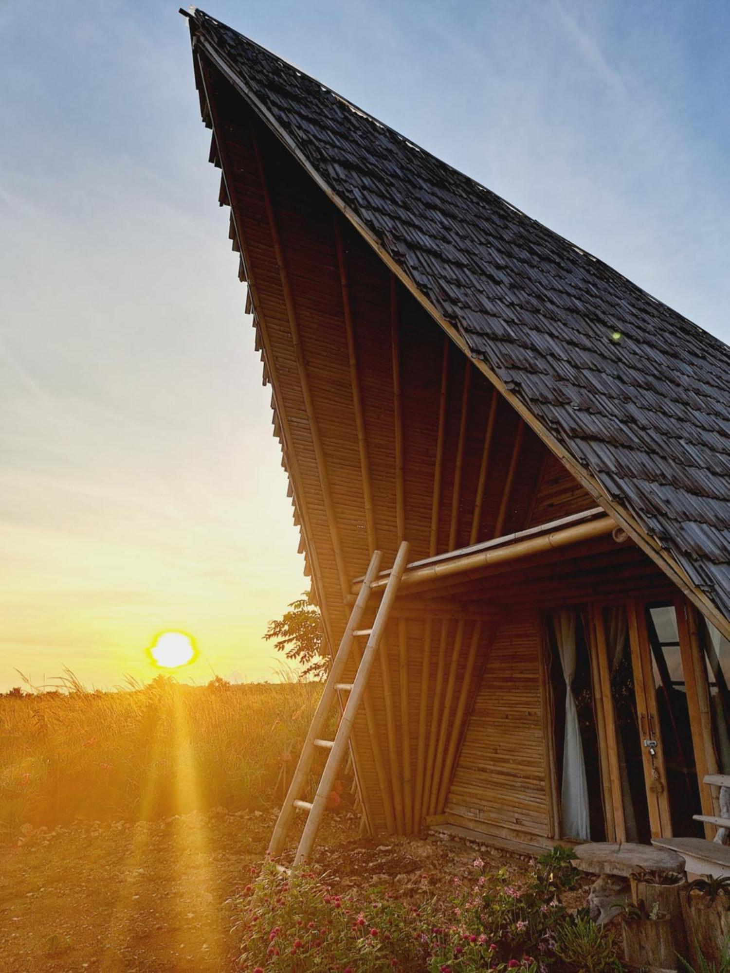 Hars Garden Sumba Hotel Waingapu Exterior foto